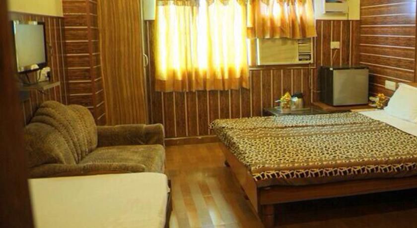 The Golden Oak Hotel Raipur  Ngoại thất bức ảnh