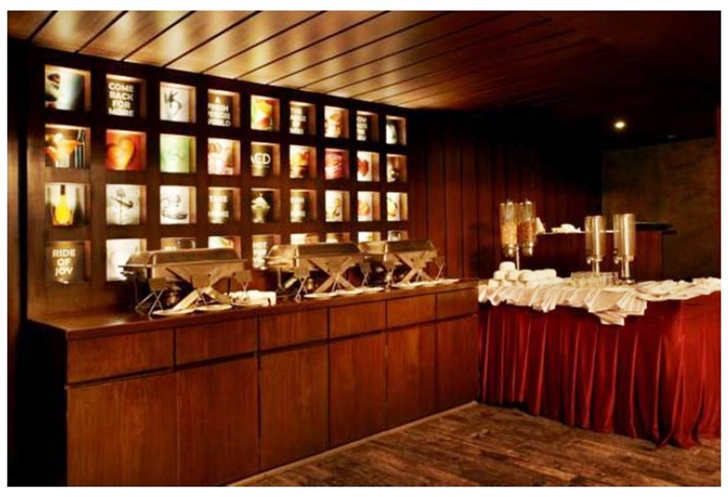 The Golden Oak Hotel Raipur  Ngoại thất bức ảnh