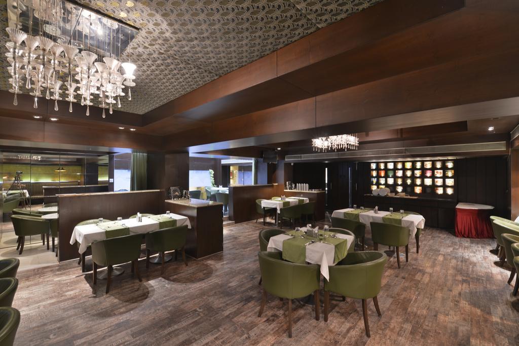 The Golden Oak Hotel Raipur  Ngoại thất bức ảnh